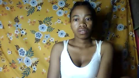 Snapshot of alliciax632770 chatting on December 5, 12:52 am alliciax632770 online show from December 5, 12:52 am