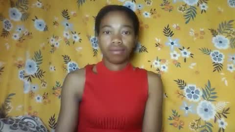 Snapshot of alliciax632770 chatting on December 14, 1:00 am alliciax632770 online show from December 14, 1:00 am