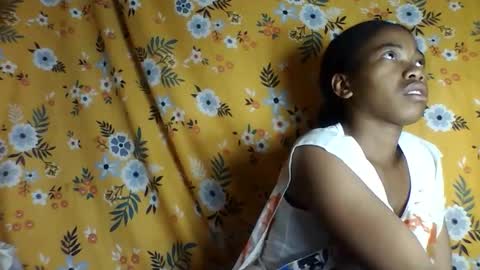 Snapshot of alliciax632770 chatting on December 14, 1:05 pm alliciax632770 online show from December 14, 1:05 pm