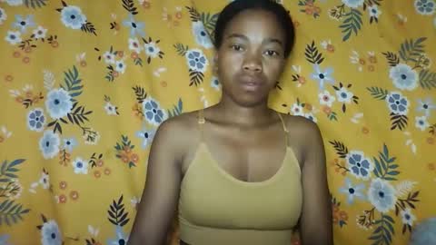 Snapshot of alliciax632770 chatting on December 15, 1:10 am alliciax632770 online show from December 15, 1:10 am