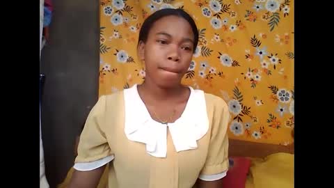 Snapshot of alliciax632770q chatting on May 8, 12:32 pm alliciax632770q online show from May 8, 12:32 pm