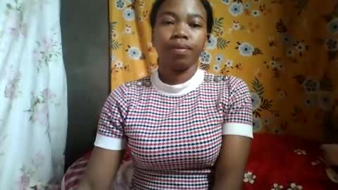 Snapshot of alliciax632770q chatting on June 13, 6:11 am alliciax632770q online show from June 13, 6:11 am