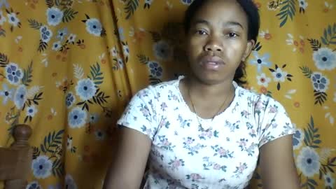 Snapshot of alliciax632770q chatting on June 24, 11:26 pm alliciax632770q online show from June 24, 11:26 pm