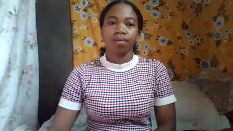 Snapshot of alliciax632770q chatting on June 27, 6:29 am alliciax632770q online show from June 27, 6:29 am