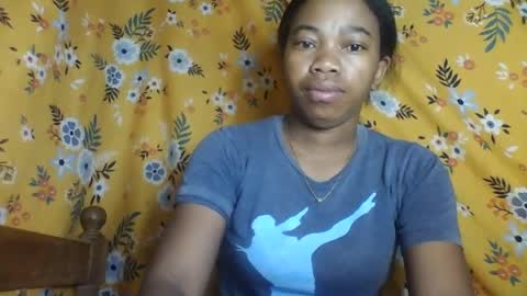 Snapshot of alliciax632770q chatting on August 2, 12:31 am alliciax632770q online show from August 2, 12:31 am
