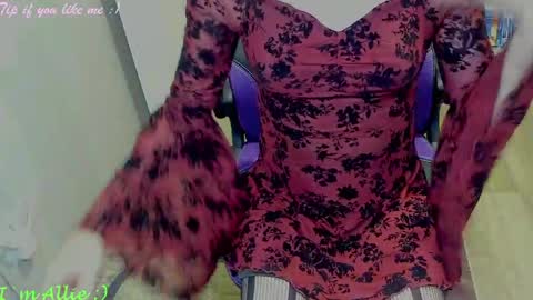 Snapshot of allie__kat chatting on April 19, 2:05 pm Allie online show from April 19, 2:05 pm