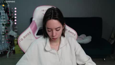 alice online show from November 14, 1:04 am