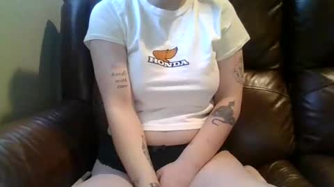 alliebearx online show from December 17, 5:08 pm