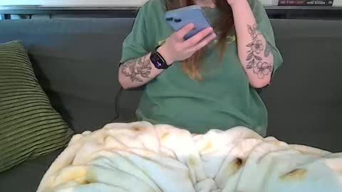 alliebearx online show from May 1, 6:34 pm
