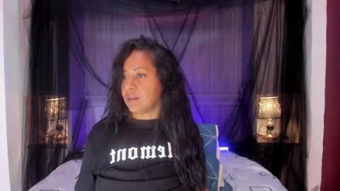 Snapshot of alliebennet chatting on May 13, 8:06 pm ALISON online show from May 13, 8:06 pm