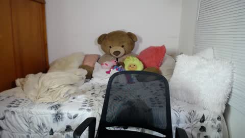 Allie  online show from December 15, 10:47 pm