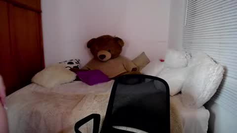 Allie  online show from December 29, 3:44 am