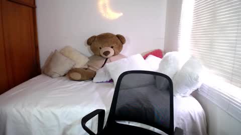 Allie  online show from January 31, 7:18 pm