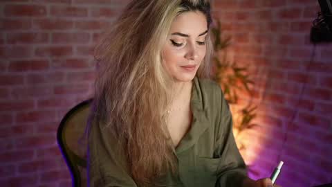 Snapshot of alliesynns chatting on January 4, 6:30 am Allie online show from January 4, 6:30 am