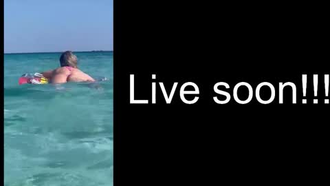 Snapshot of alliesynns chatting on September 11, 4:45 am Allie online show from September 11, 4:45 am