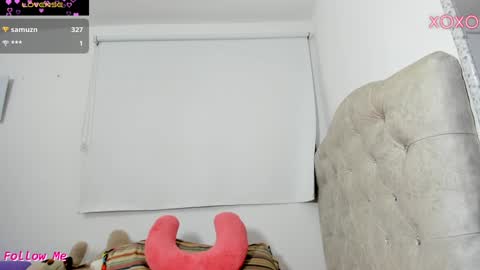 Snapshot of allison_18_ chatting on December 7, 10:34 am Nana online show from December 7, 10:34 am