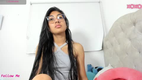 Snapshot of allison_18_ chatting on January 14, 10:27 am Nana online show from January 14, 10:27 am