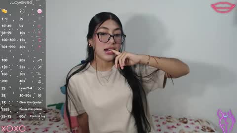 Snapshot of allison_18_ chatting on September 25, 7:45 am Nana online show from September 25, 7:45 am