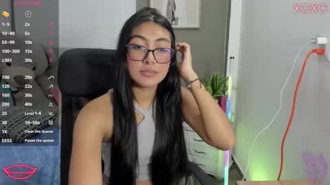 Snapshot of allison_18_ chatting on November 28, 2:03 am Nana online show from November 28, 2:03 am