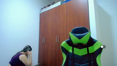 Snapshot of allison_baby_2416 chatting on December 12, 4:59 am Alisson online show from December 12, 4:59 am