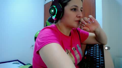 Snapshot of allison_baby_2416 chatting on December 20, 5:04 am Alisson online show from December 20, 5:04 am