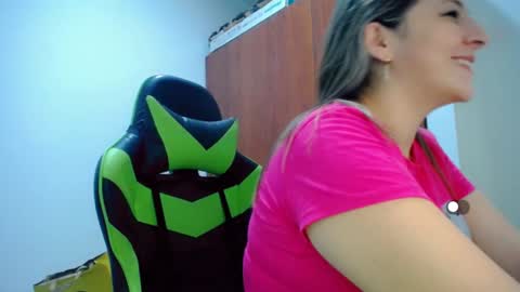 Snapshot of allison_baby_2416 chatting on December 23, 6:22 am Alisson online show from December 23, 6:22 am