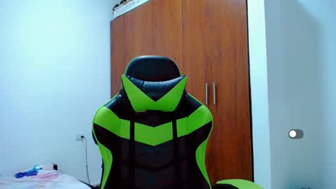 Snapshot of allison_baby_2416 chatting on December 29, 4:59 am Alisson online show from December 29, 4:59 am