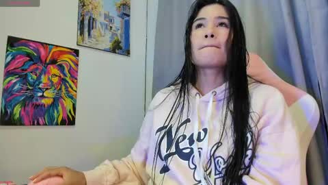 Snapshot of allison_love chatting on May 24, 1:10 am allison online show from May 24, 1:10 am