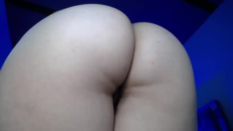 Snapshot of allison_pervert07 chatting on April 12, 6:46 pm allison_pervert07 online show from April 12, 6:46 pm