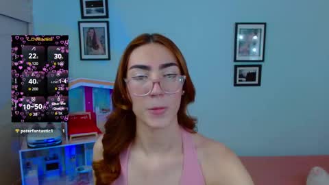 Snapshot of allisonblossom chatting on January 10, 7:37 pm online show from January 10, 7:37 pm