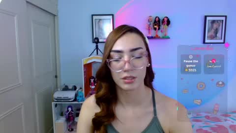 Snapshot of allisonblossom chatting on May 25, 6:58 pm online show from May 25, 6:58 pm