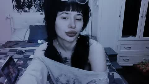 Snapshot of allisondeetz chatting on May 16, 5:12 pm Alis online show from May 16, 5:12 pm