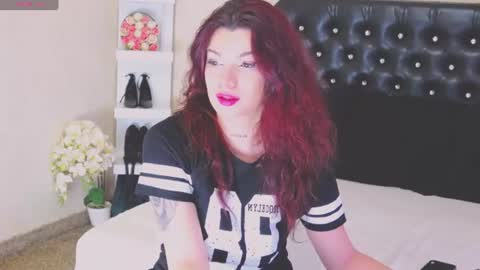 Snapshot of allisonn223 chatting on June 21, 12:08 pm Deea online show from June 21, 12:08 pm