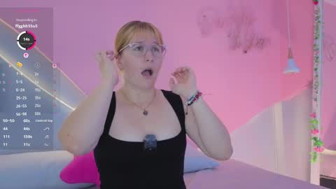 Snapshot of allisonroberts_ chatting on June 5, 11:38 am Alli online show from June 5, 11:38 am