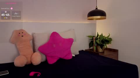 Alli  online show from July 29, 8:40 pm