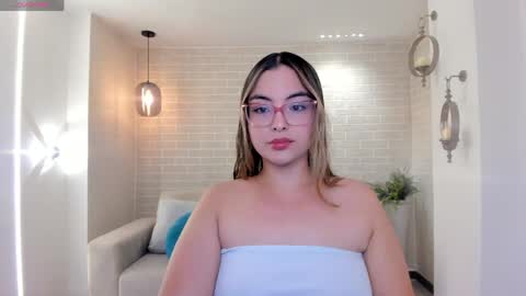 Snapshot of allisonrogersx chatting on May 12, 11:18 am Allison Rogers online show from May 12, 11:18 am