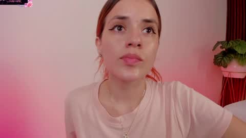 Snapshot of alliss_ginger_ chatting on May 7, 8:25 pm A L L I S S online show from May 7, 8:25 pm