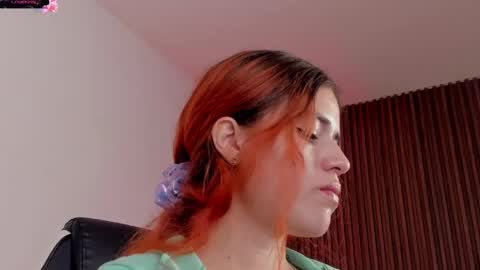 Snapshot of alliss_ginger_ chatting on May 14, 9:10 pm A L L I S S online show from May 14, 9:10 pm