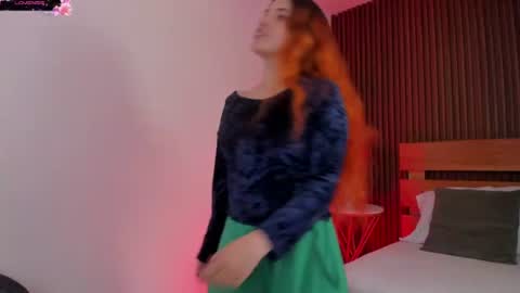 Snapshot of alliss_ginger_ chatting on June 9, 8:42 pm A L L I S S online show from June 9, 8:42 pm