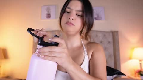 Snapshot of allisson_m chatting on June 2, 12:07 pm allisson online show from June 2, 12:07 pm