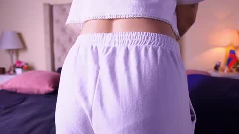 Snapshot of allisson_m chatting on July 20, 12:07 pm allisson online show from July 20, 12:07 pm