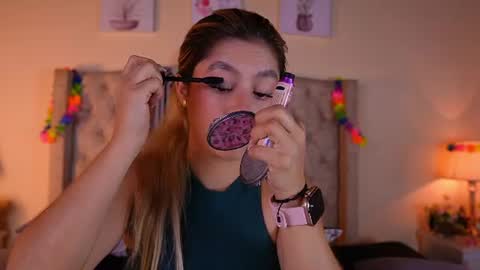 Snapshot of allisson_m chatting on August 5, 12:08 pm allisson online show from August 5, 12:08 pm