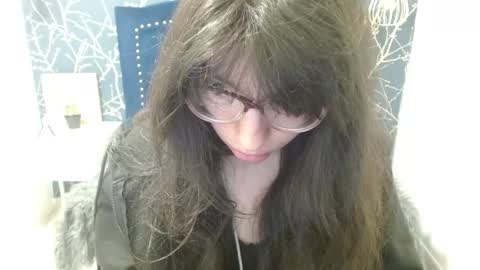 Snapshot of alllyson_ chatting on May 20, 8:15 pm alison online show from May 20, 8:15 pm