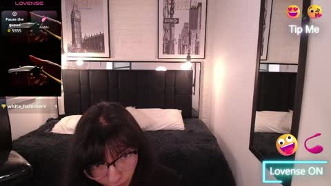 Snapshot of alllyson_ chatting on May 21, 8:27 pm alison online show from May 21, 8:27 pm