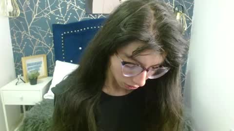 Snapshot of alllyson_ chatting on May 23, 7:51 pm alison online show from May 23, 7:51 pm