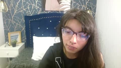 Snapshot of alllyson_ chatting on May 25, 7:53 pm alison online show from May 25, 7:53 pm