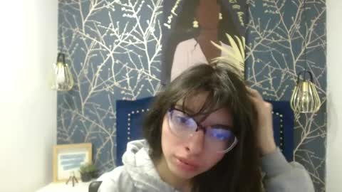 Snapshot of alllyson_ chatting on May 30, 8:28 pm alison online show from May 30, 8:28 pm