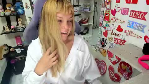 Snapshot of allsson_miller chatting on August 5, 10:29 am allsson_miller online show from August 5, 10:29 am