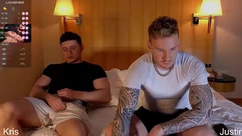 Snapshot of alltimehorny19 chatting on November 16, 10:21 am Justin online show from November 16, 10:21 am