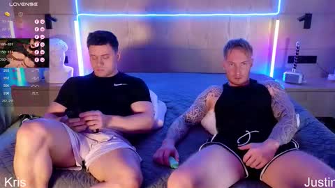 Snapshot of alltimehorny19 chatting on December 2, 7:53 pm Justin online show from December 2, 7:53 pm